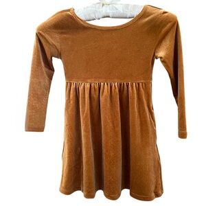Old Navy Gold Velvet Children’s Dress Size XS 5. Stretchy Material and Pockets.